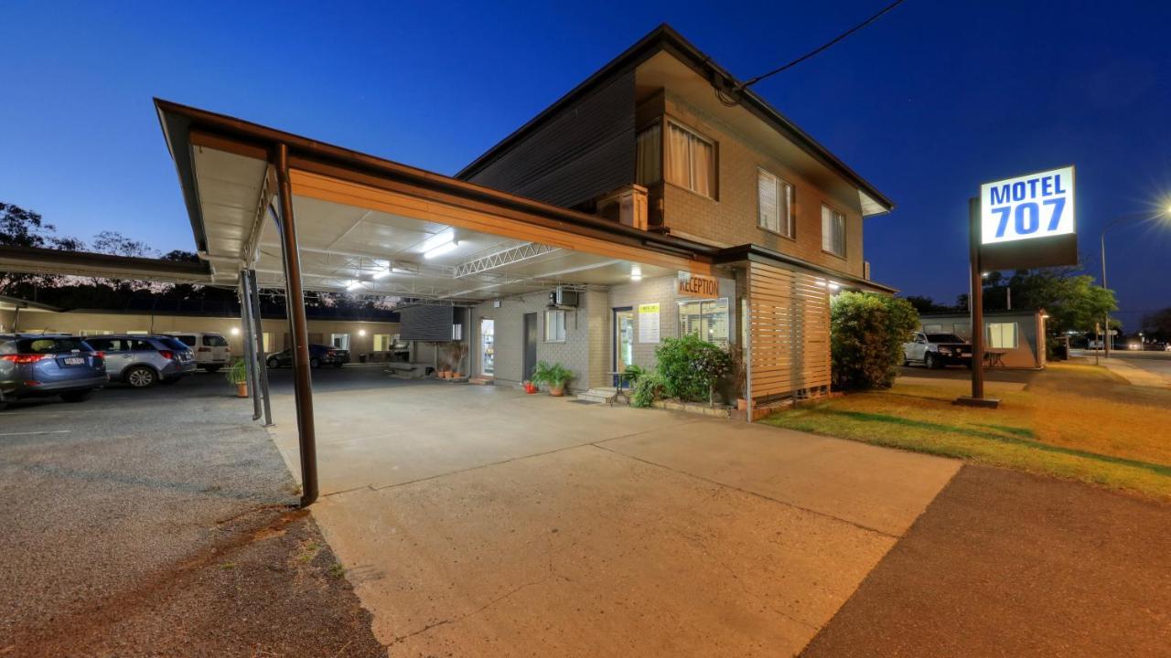 Motel 707 Emerald Dış mekan fotoğraf