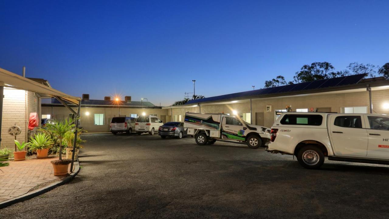 Motel 707 Emerald Dış mekan fotoğraf